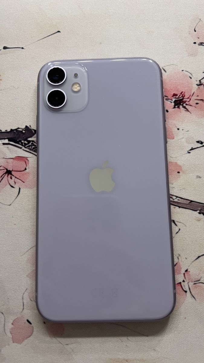Apple Telefoni cellulari / Smartphones: Apple iPhone 11 Violett – Usato da wettingen venduto da fionaadjc 5