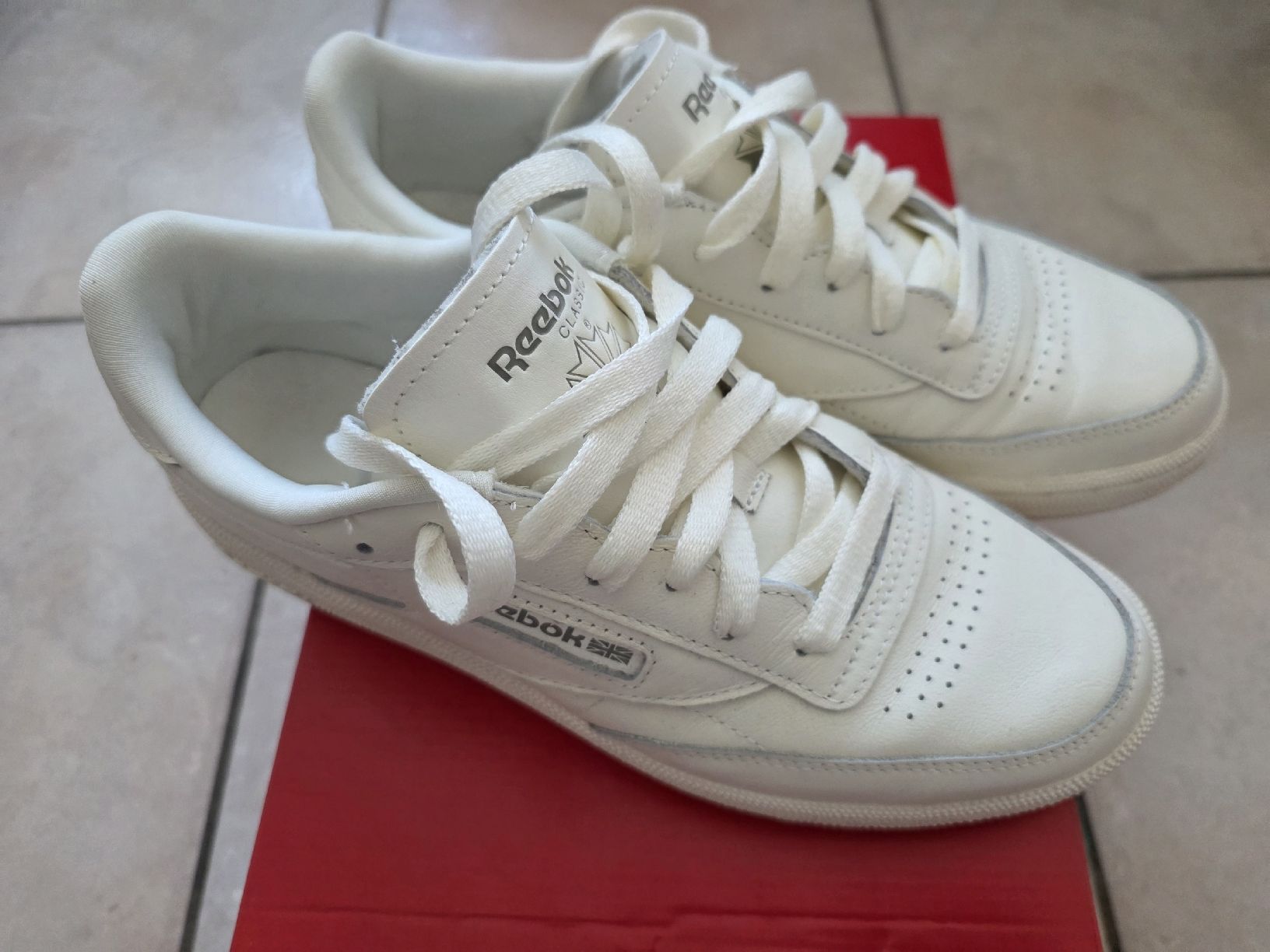Reebok Damenschuhe: Schuhe Reebok Club C 85 – Neu (gemäss Beschreibung) aus Genève von tacoma08 1