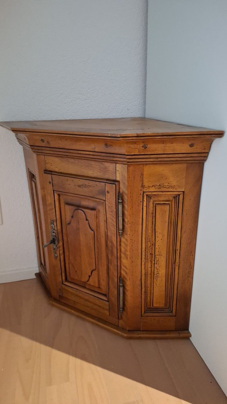 Schränke: Eckschrank Holz  – Gebraucht aus Buochs von regenbogen7365