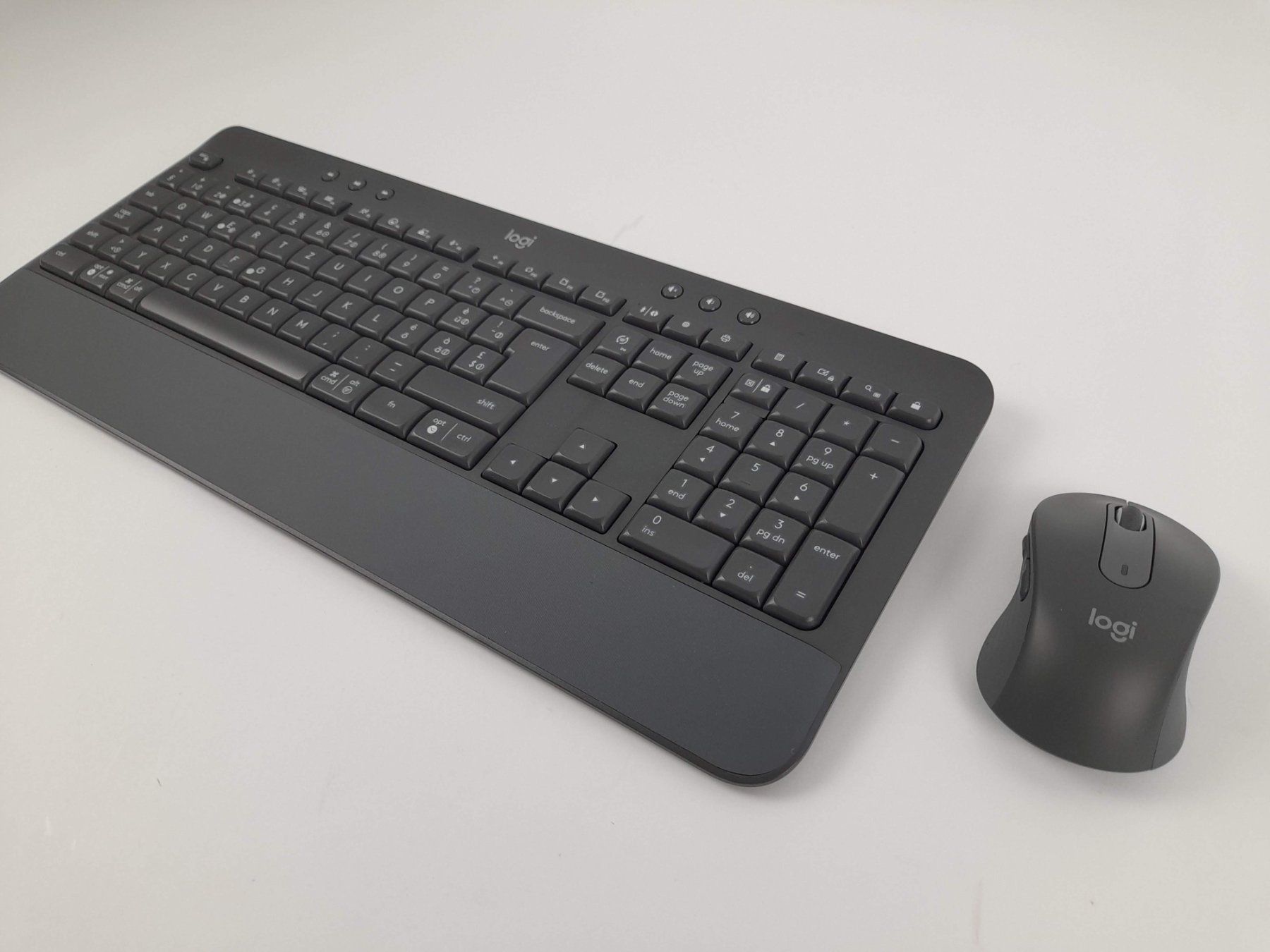 Logitech Tastiere: LOGITECH Wireless Tastatur K650 und Maus M650 – Usato da Liebefeld venduto da Restwert_Liebefeld