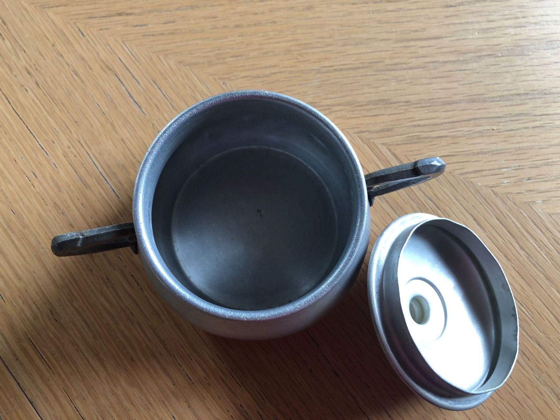 Zuckerdosen: Antike Zuckerdose / Alu – Gebraucht aus Schübelbach von Dolly990_2 2