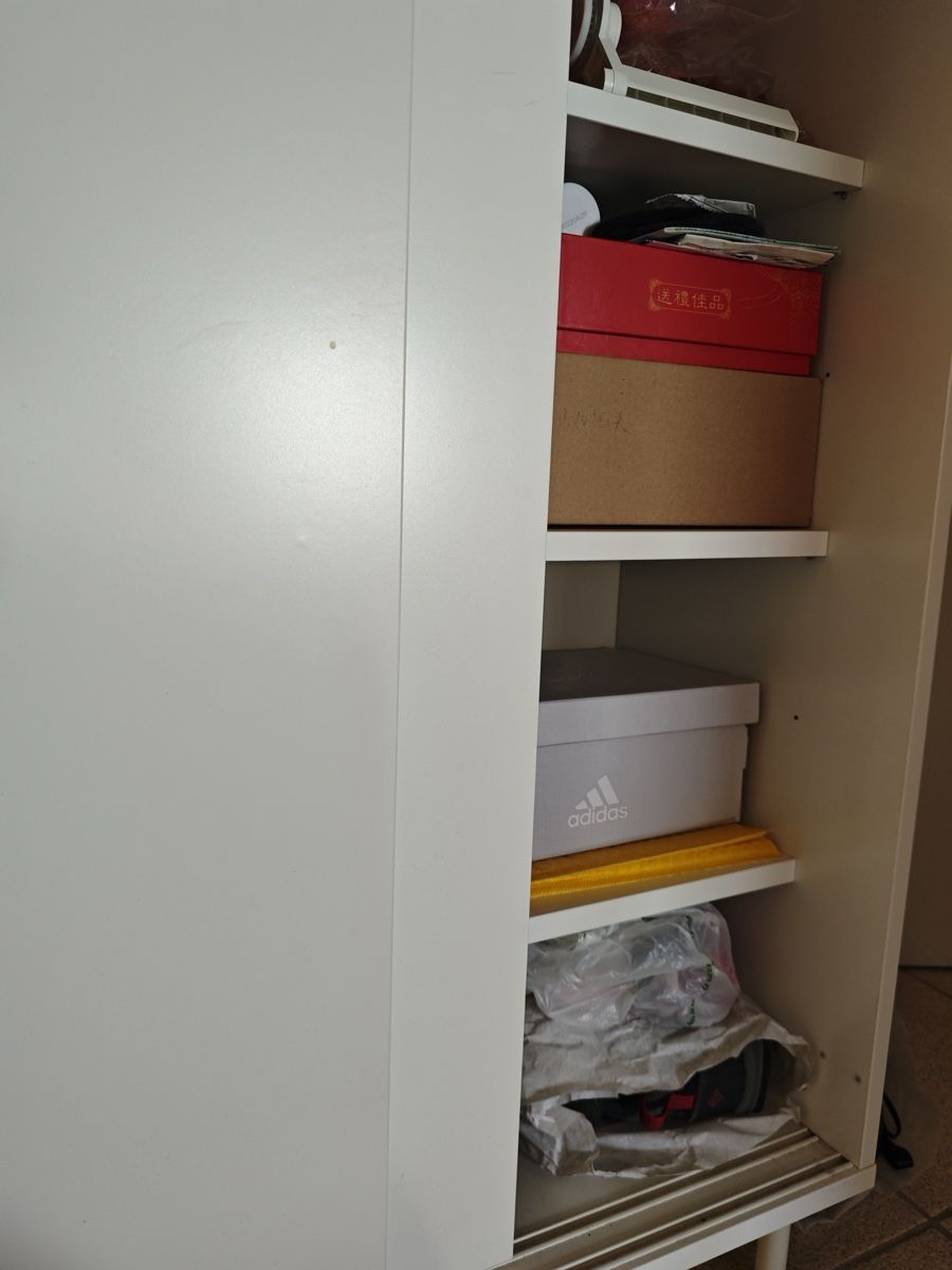 Ikea Armadi: White Sliding Door Shoes cabinet/storage – Usato da Genève venduto da Noemie.wrmsi 3