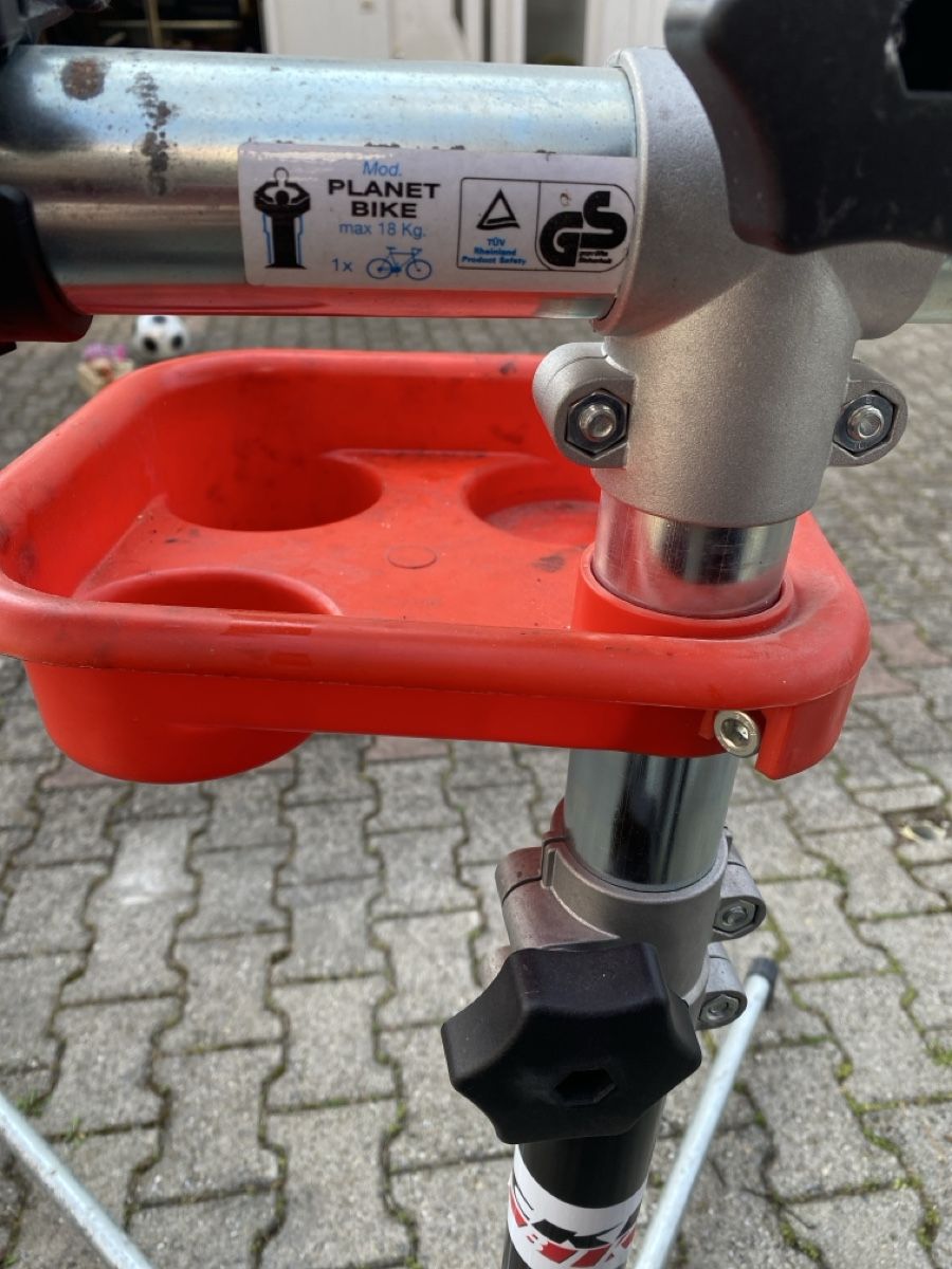 Cavalletti per biciclette: Velo-Reinigungs-Ständer – Usato da Hinwil venduto da Familie_99 2