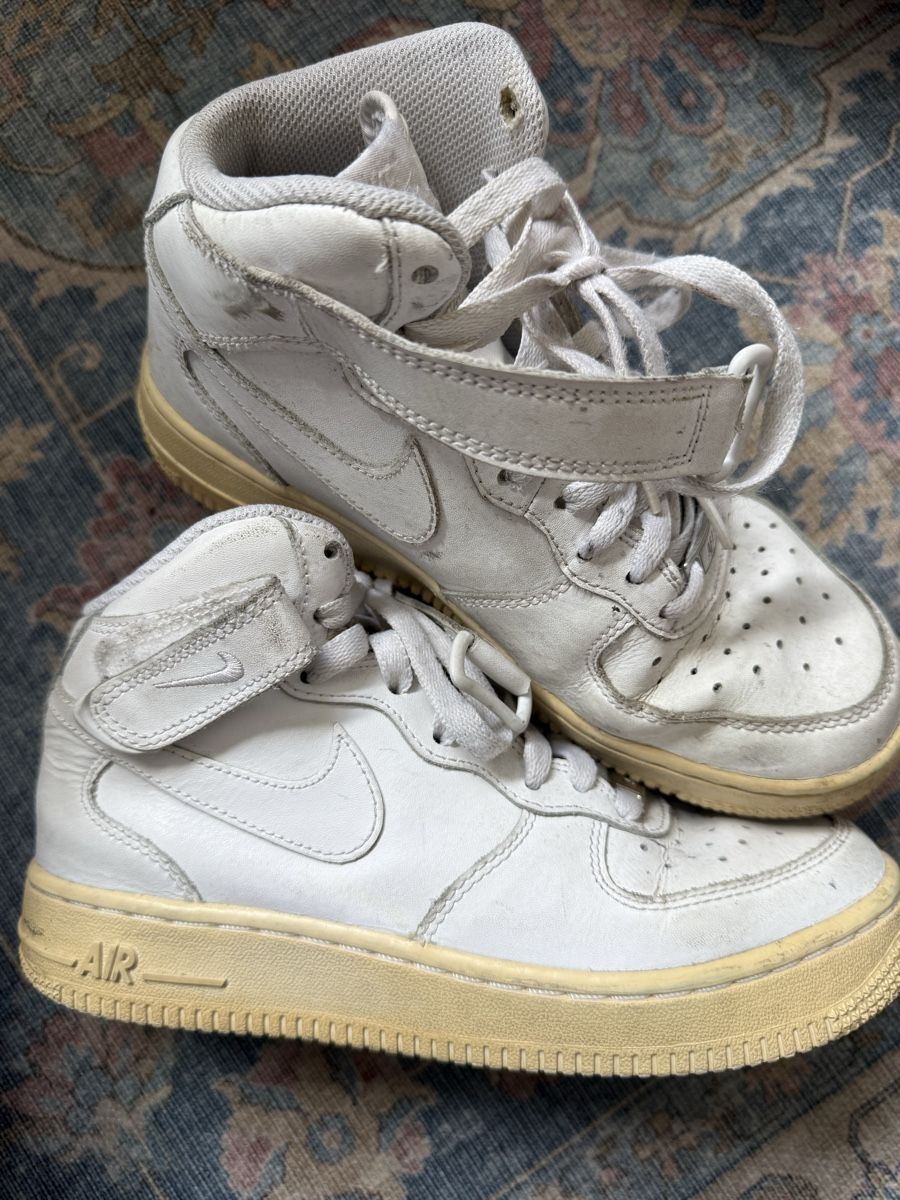Scarpe da uomo: Nike Air Force 1 High Top Sneaker Gr. 37.5 – Usato da Basel venduto da SHANTIFLOW 1