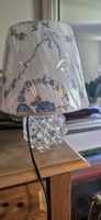 Elegante Tischlampe mit blauem Blumenmuster von Bohemia