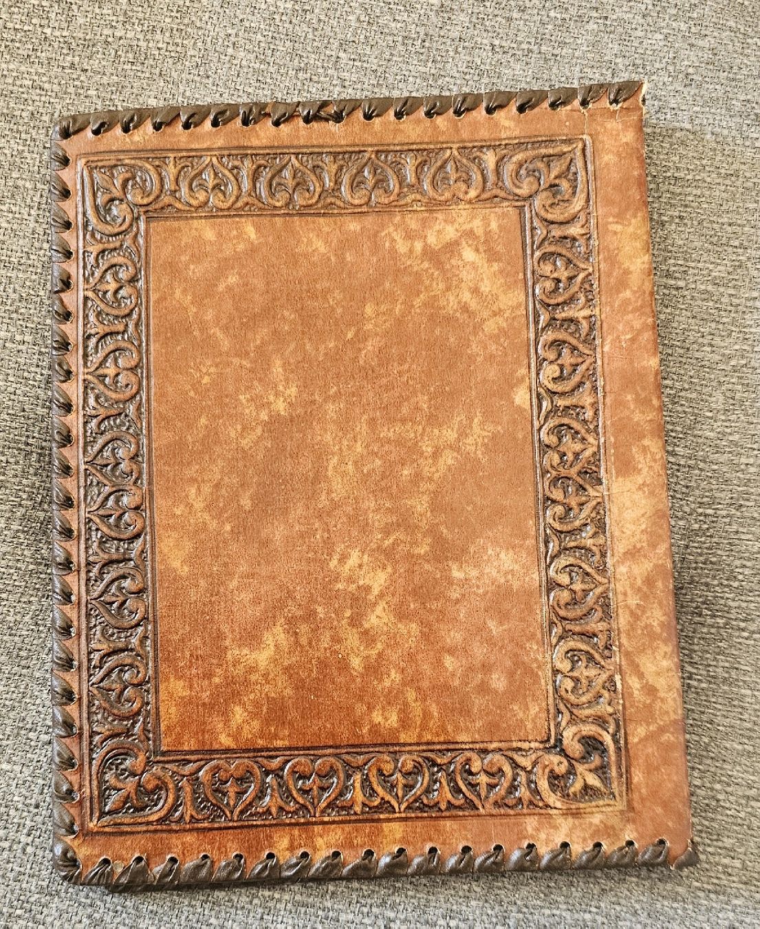 Libri: Couvre livre en cuir ancien – Usato da Genève venduto da Fresko01 1