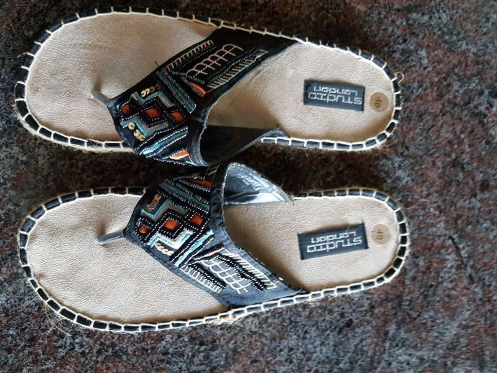 Scarpe da donna: Neue Sommerschuhe 40 – Nuovo (secondo la descrizione) da Bätterkinden venduto da Elefantenzoo