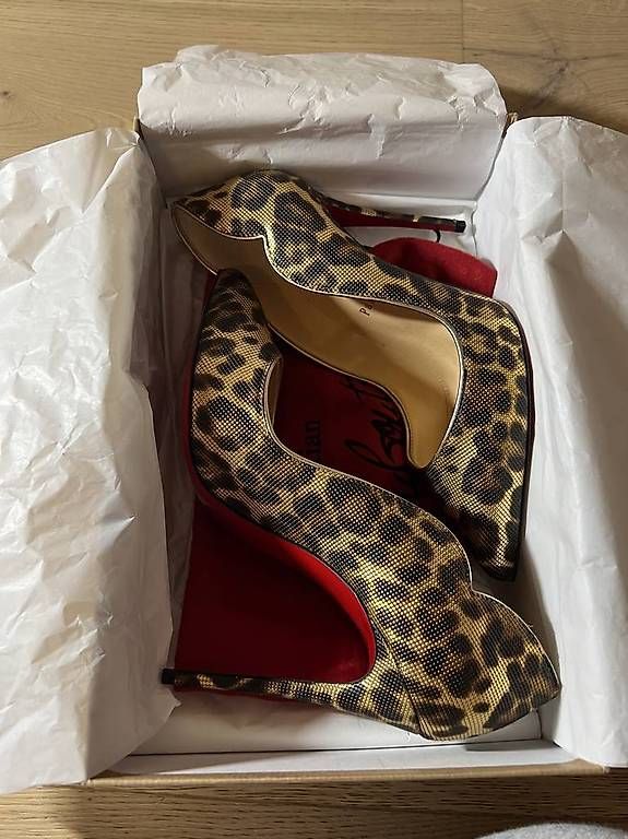 Scarpe da donna: Escarpins Christian Louboutin, neuf – Usato da Bulle venduto da Preteni 4