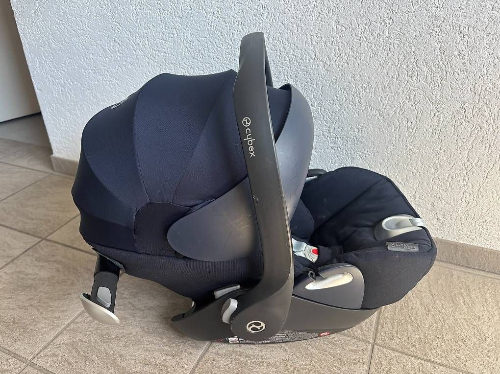 Sièges auto: Cybex Cloud Q Plus Autositz, Midnight Blue – D'occasion à Zollikon par nel_k5r2 2