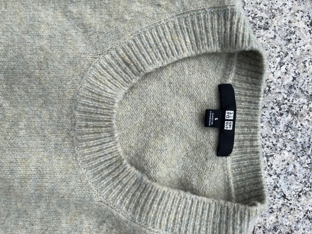 Uniqlo Pullover & Sweatshirts: Pull Uniqlo en M couleur vert-gris  – Gebraucht aus Troinex von ale_95jr 2