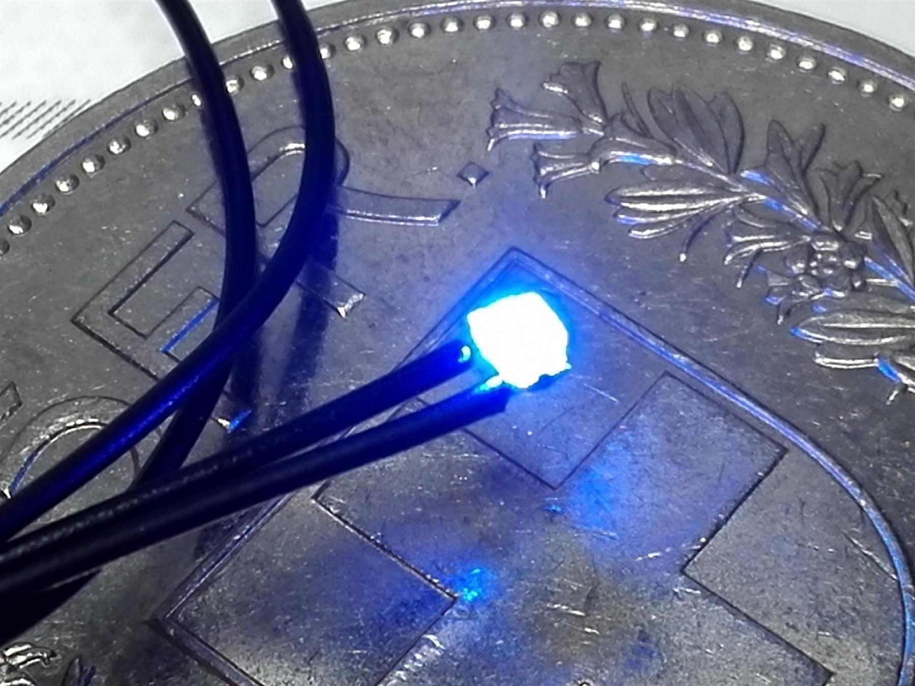 Componenti elettronici: LED SMD 0805 blau, verkabelt, 1Stk – Nuovo (secondo la descrizione) da Luzern venduto da Salefactory 1