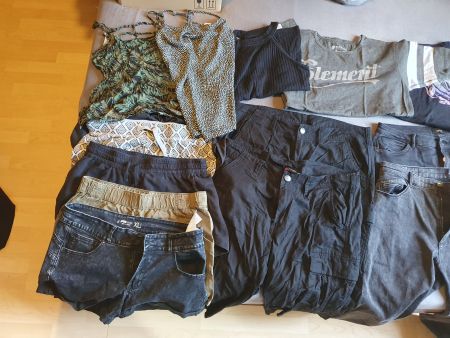 Grosses Kleiderpaket Grössen M, L, XL