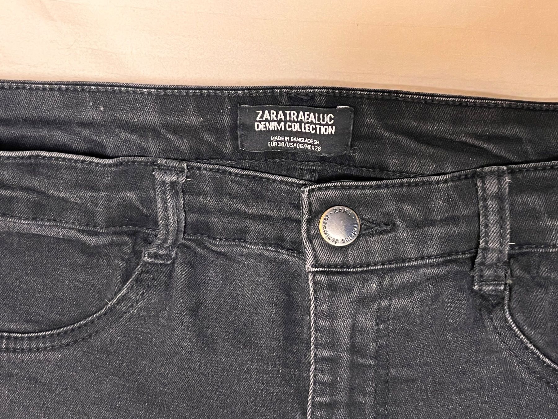 Zara Jeans: Dunkle Jeans von Zara – Usato da Zürich venduto da sim_j8hh 3