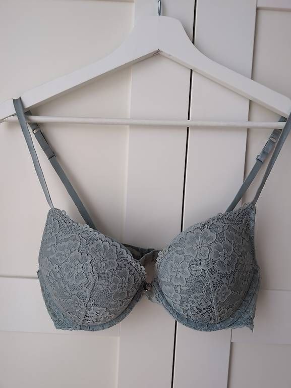 Sonstige Unterwäsche: BH 80B hellblau / blaugrau von H&M – Gebraucht aus Alberswil von __colafroeschli__