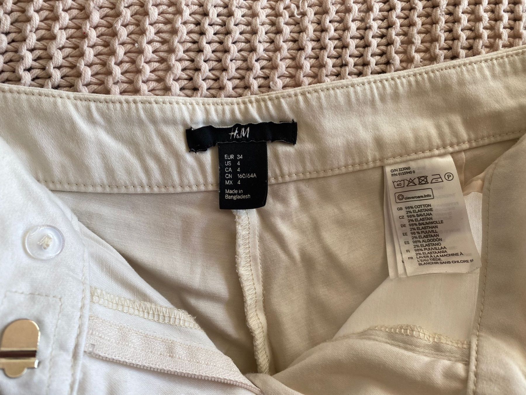 H&M Pantaloni: Short blanc cassé – Usato da Montreux venduto da iza_peche8 1