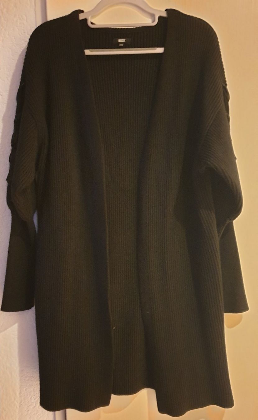 Maglioni & Felpe: Schwarzer Strickpullover Gr. S mit Schnürung am Arm – Nuovo (secondo la descrizione) da Thun venduto da Vecgou 2