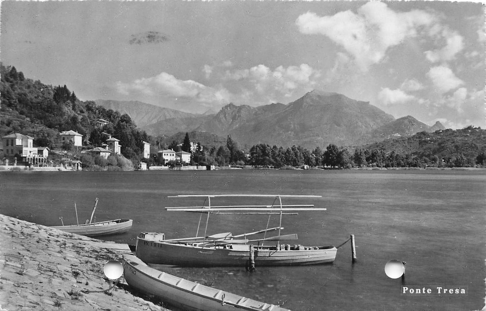 Cartoline postali: Ponte Tresa con due buchi – Usato da Biasca venduto da Blenio71