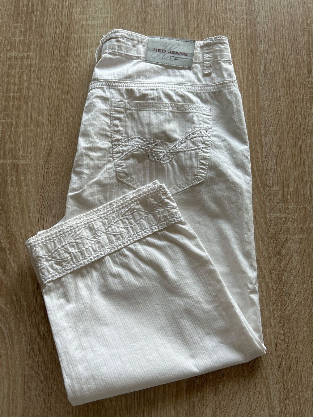Jeans: H&D Jeans Capri weiss Gr. IT46 /D 42 – D'occasion à Brunnen par Nala2929