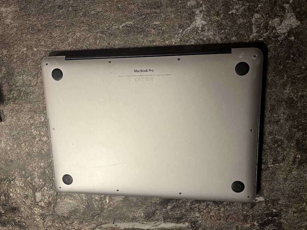 Apple Notebook: MacBook Pro 13 Retina (Early 2015) – Usato da Zürich venduto da head_winzi 2