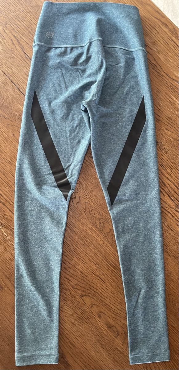 Puma Leggings: Puma Trainingshose Damen Grösse S – Gebraucht aus Läufelfingen von B_C_Sch. 1