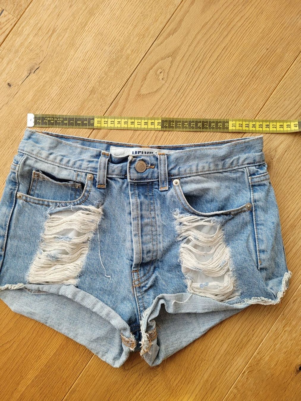 Brandy Melville Jeans: Brandy Melville Jeansshorts – Usato da Rheinfelden venduto da DHS 1