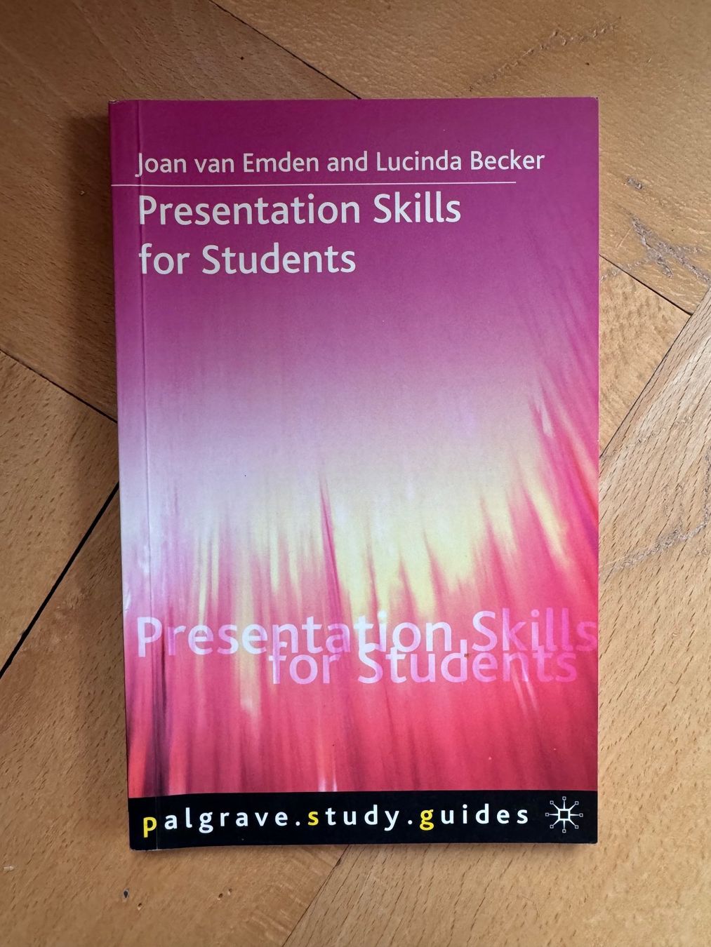 Libri: Presentations Skillls for Students, gutet Zustand – Usato da Zürich venduto da 411osmanbey