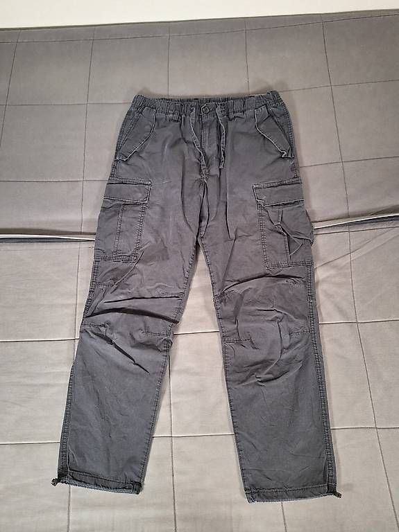 Pantaloni: H&M cargo pants – Usato da Kriens venduto da Jeremyt05