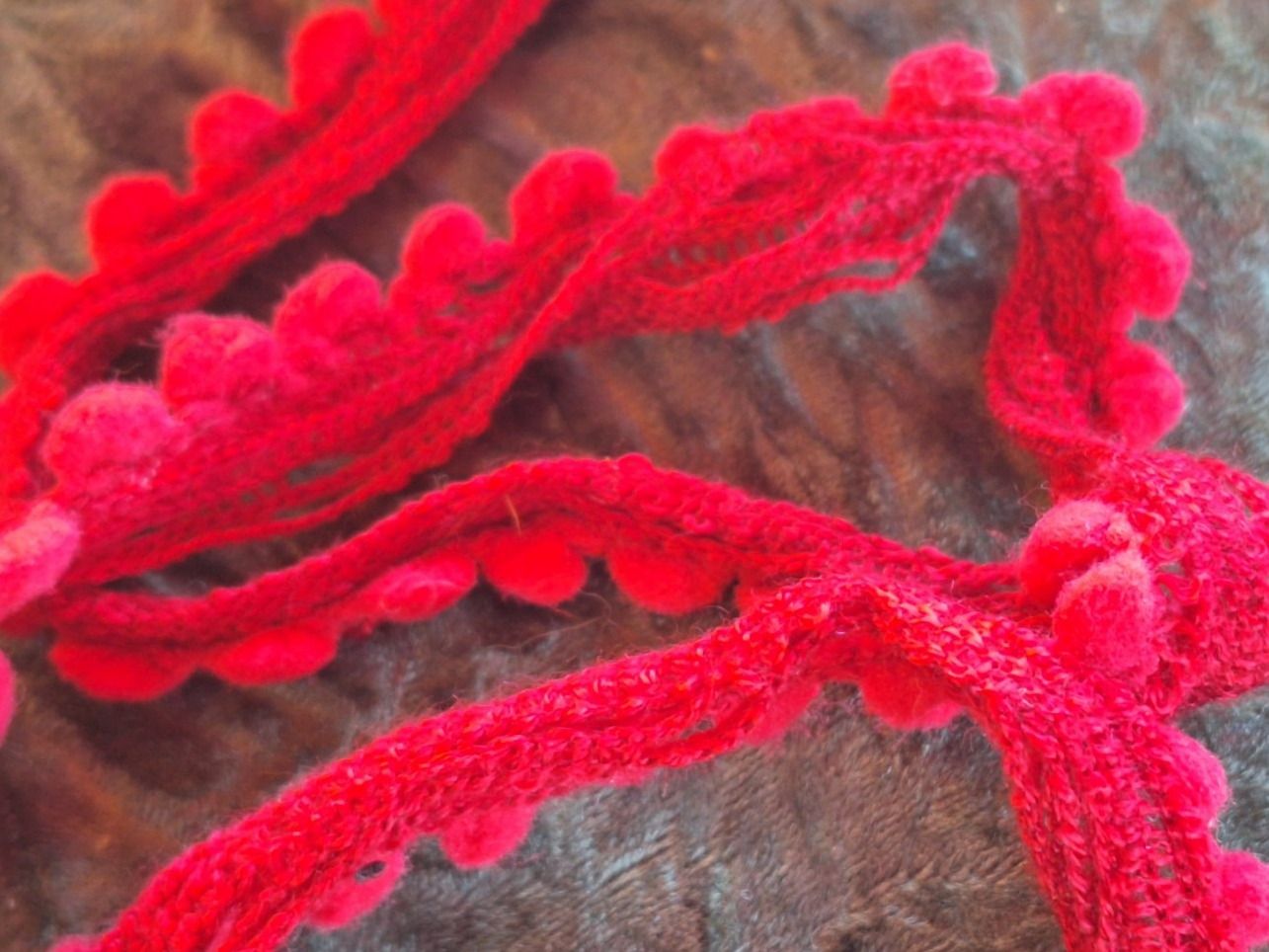 Lana: 300 GR STRICKWOLLE - PAPILLON- ROT – Nuovo (secondo la descrizione) da Huttwil venduto da Kunterbuntli 4