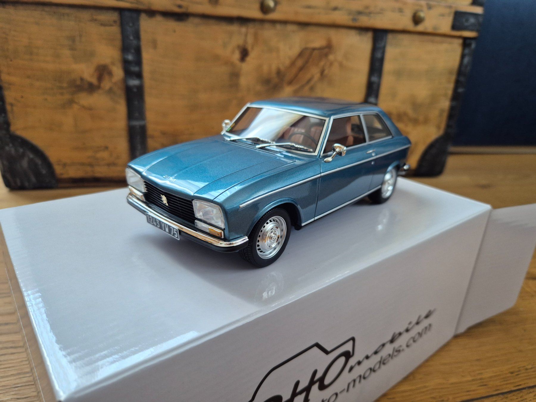 Peugeot Modellautos: Peugeot 304 S Coupe 1:18 Modellauto Oldtimer – Neu und originalverpackt aus Trimbach von Ramsi1270