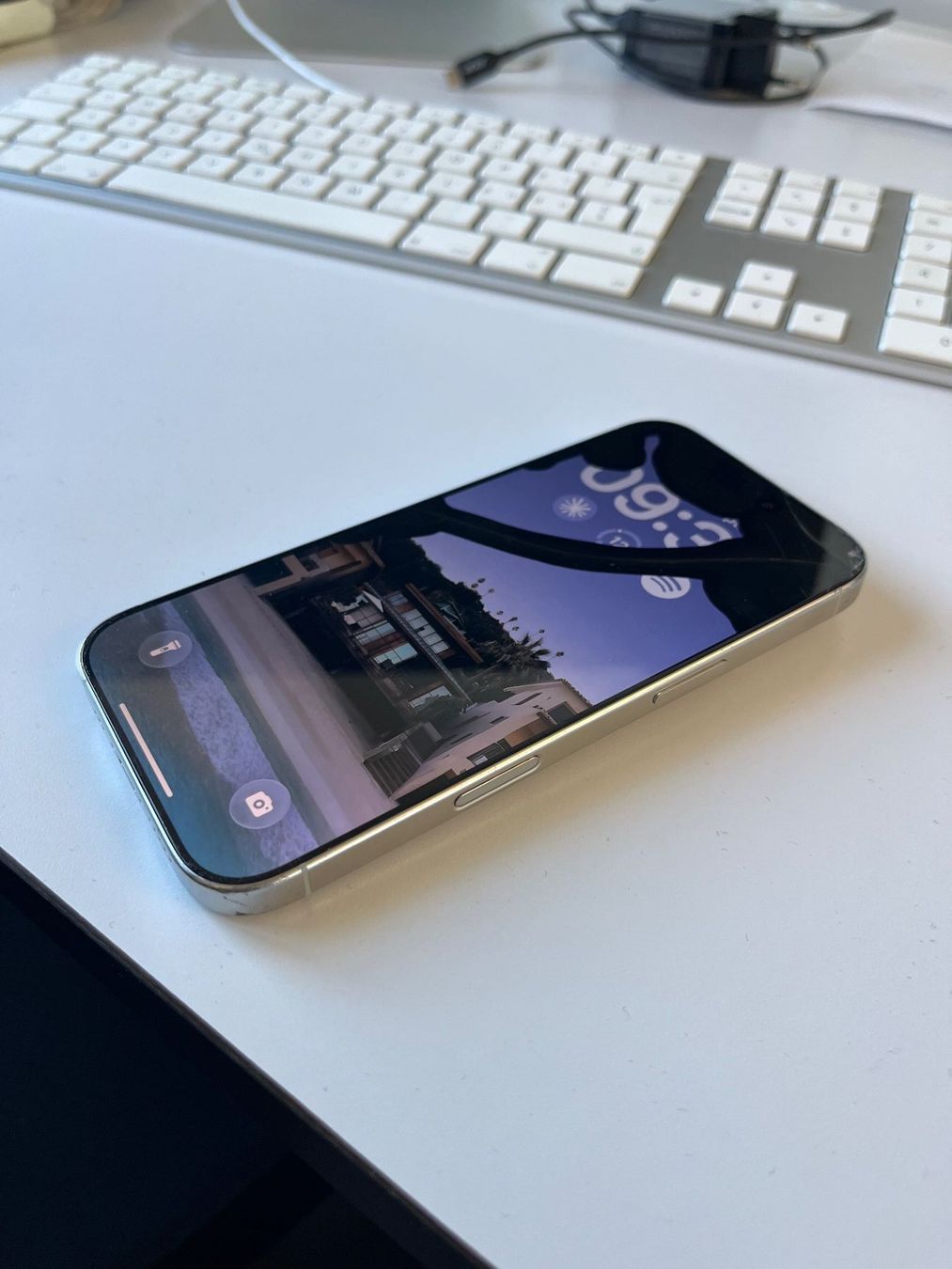 Apple Handys / Smartphones: iPhone 16 Pro Display beschädigt – Gebraucht aus Bern von nic_n8sb 4