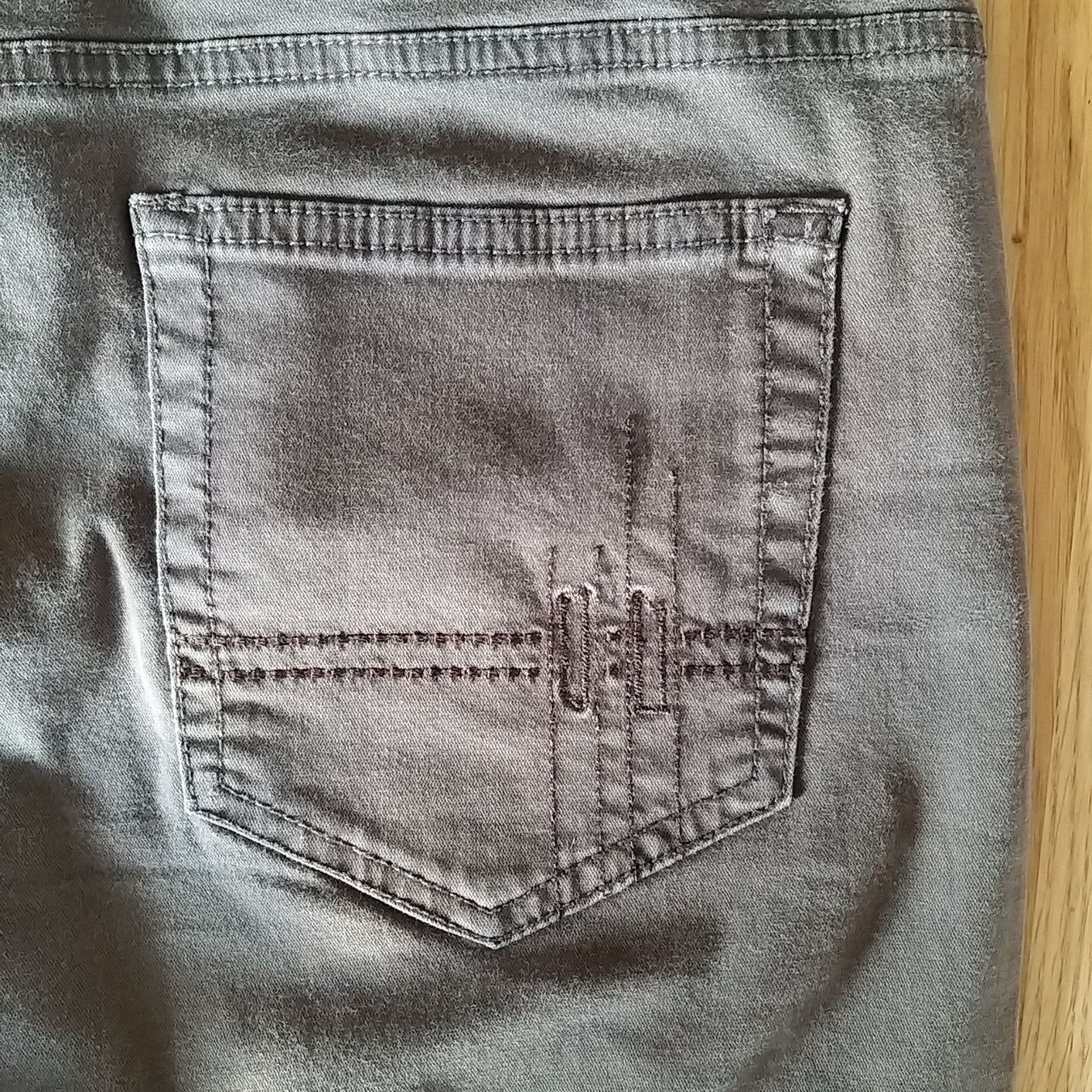 Pantaloni: Pantalon Hauber – Usato da Onnens VD venduto da Bleuet06 3