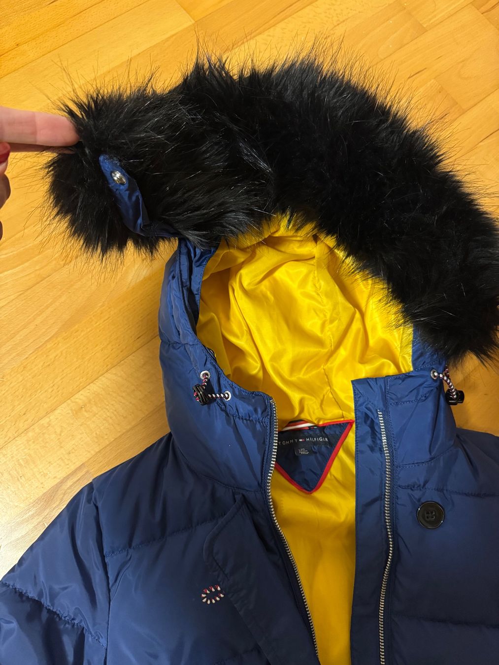 Vestes: Tommy Hilfiger Winterjacke – D'occasion à Widnau par Claudia_Margreth73 1