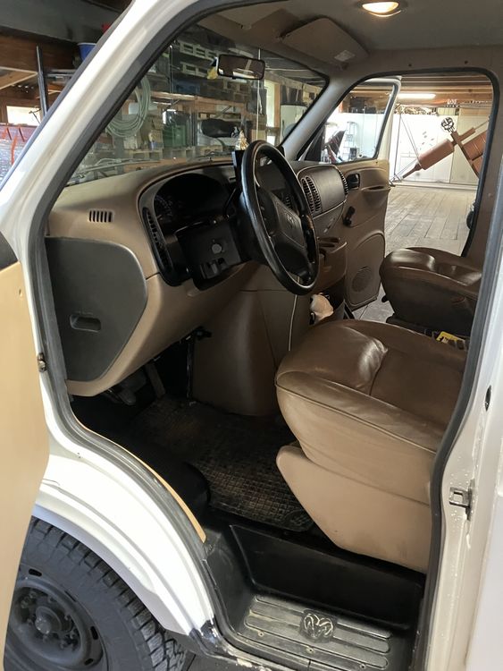 Dodge RAM 3500 Van 3