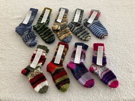 1 Paar neue handgestrickte Babysocken Nr. 20/21 zur Auswahl