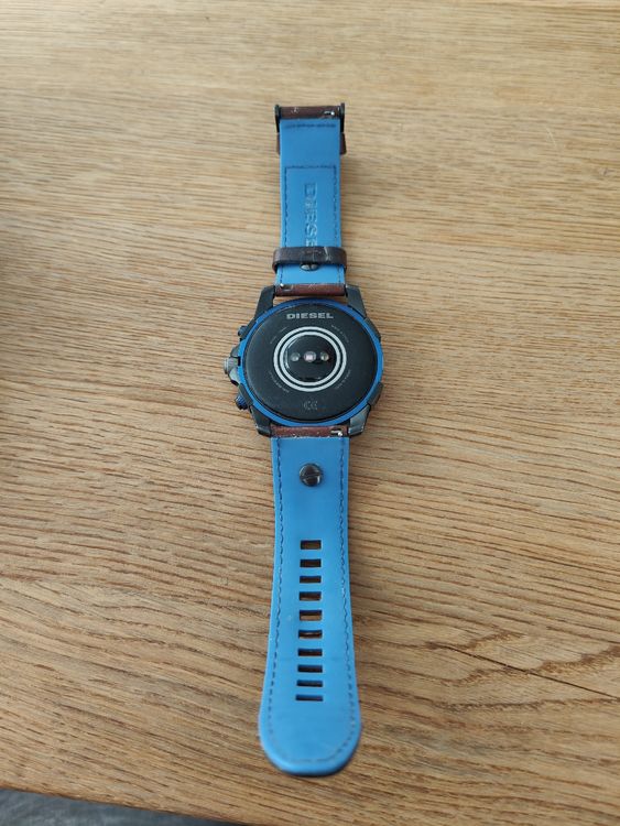 Diesel smartwatch dt on sale 2009