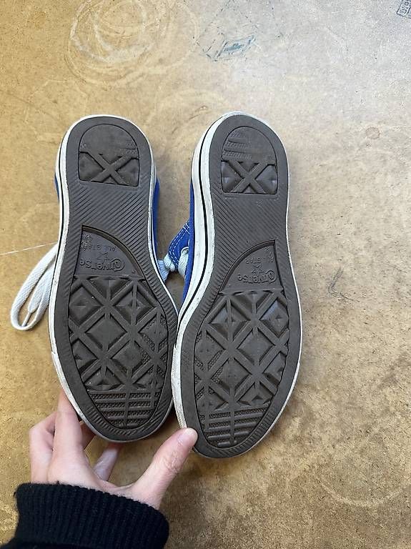 Scarpe da uomo: Converse Blau Gr. 37 – Usato da Bonstetten venduto da YinNation 1