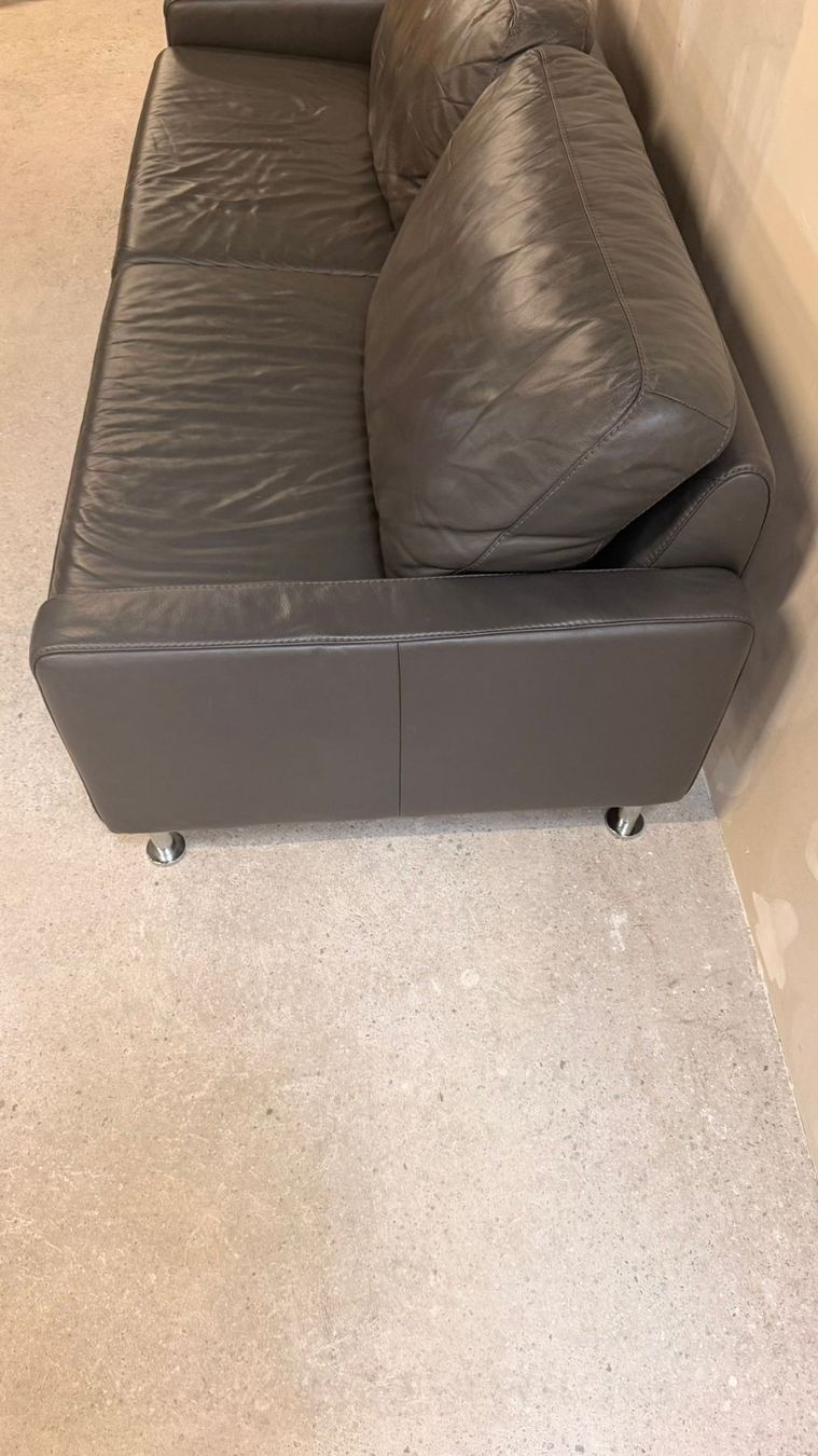 Sofas: Modernes Ledersofa in dunkelgrau 3-Sitzer – D'occasion à Rickenbach ZH par Der-Insider 5