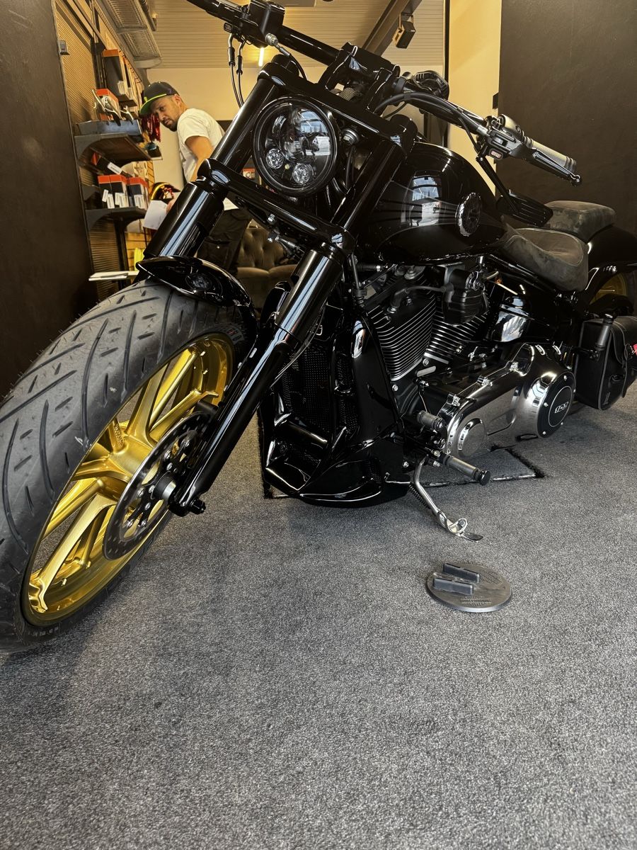 Harley-Davidson Tutti i ricambio per moto: Frontspoiler Harley Davidson – Nuovo (secondo la descrizione) da Muri AG venduto da Pari-Giuri