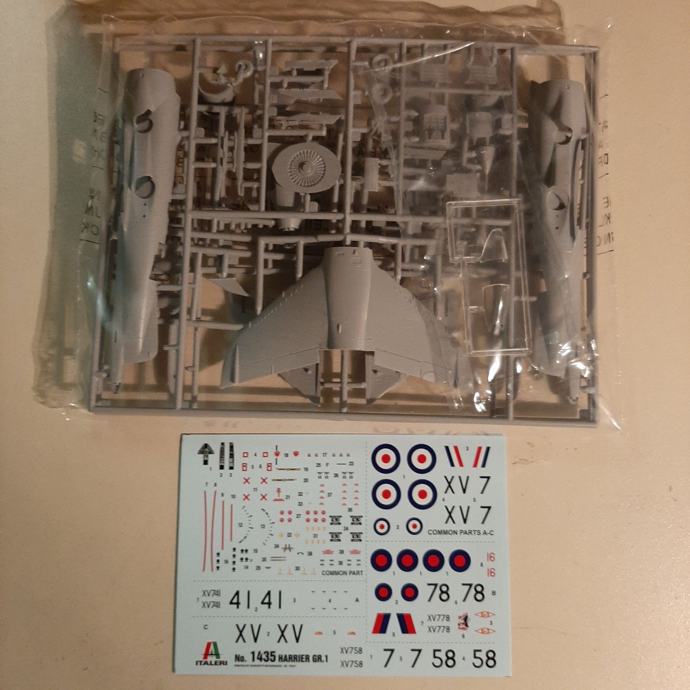 Italeri Kit di modellismo & Modellini statici: 1870 ... BAe Harrier GR.1 ... Italeri 1435 – Nuovo (secondo la descrizione) da Bonstetten venduto da Benibanny59 5