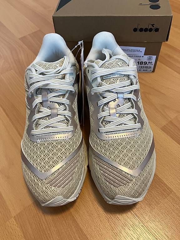 Chaussures femmes: Diadora Blushield Gold neu – D'occasion à Wilen b. Wollerau par romanwaser 2