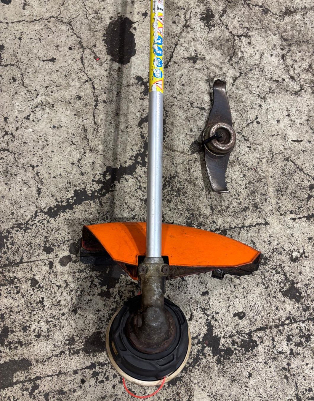 Stihl Alle Maschinen: Rasentrimmer Stihl FS 400 – Gebraucht aus Grono von laz_nx8q 1