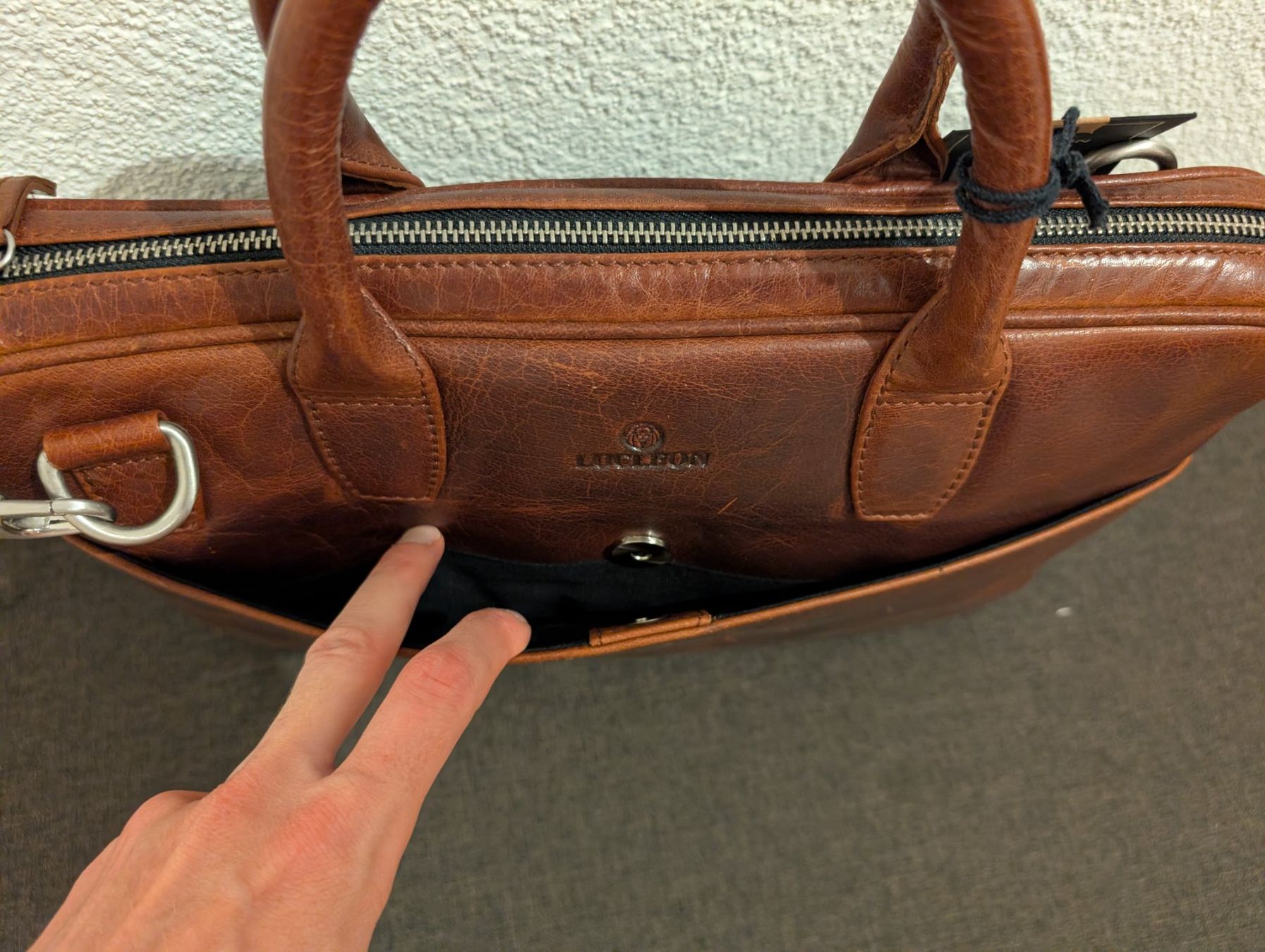 Borse: Hellbraune Laptop Ledertasche 13 Zoll – Nuovo e nell'imballaggio originale da Basel venduto da n0daft 3