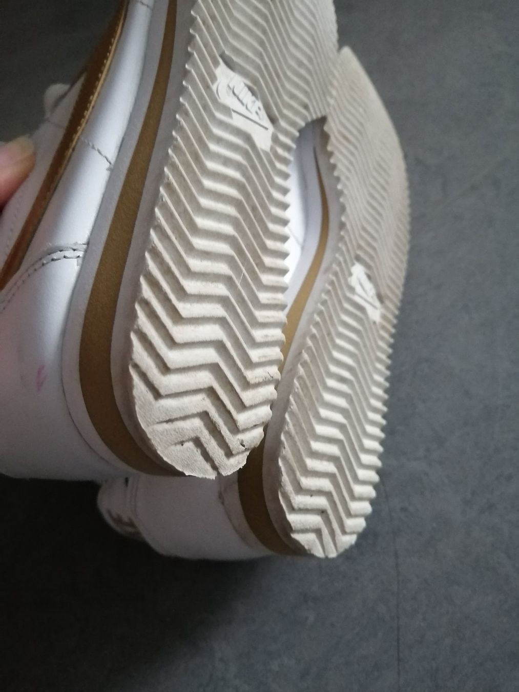 Nike Damenschuhe: Sneakers aus echtem Leder. Nike Gr..37,5 – Gebraucht aus Buchrain von nat_pl5p 5