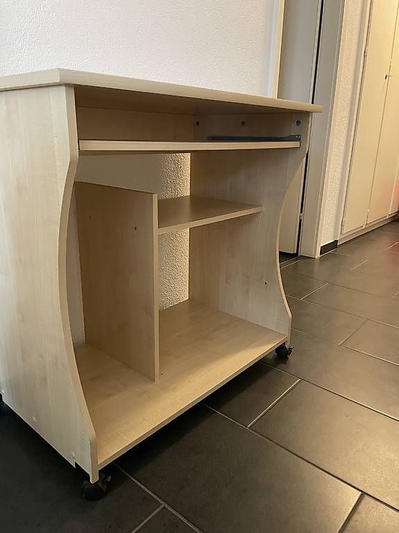Bureaux: Kleiner Computertisch  – D'occasion à Belp par jon_zcb6 2
