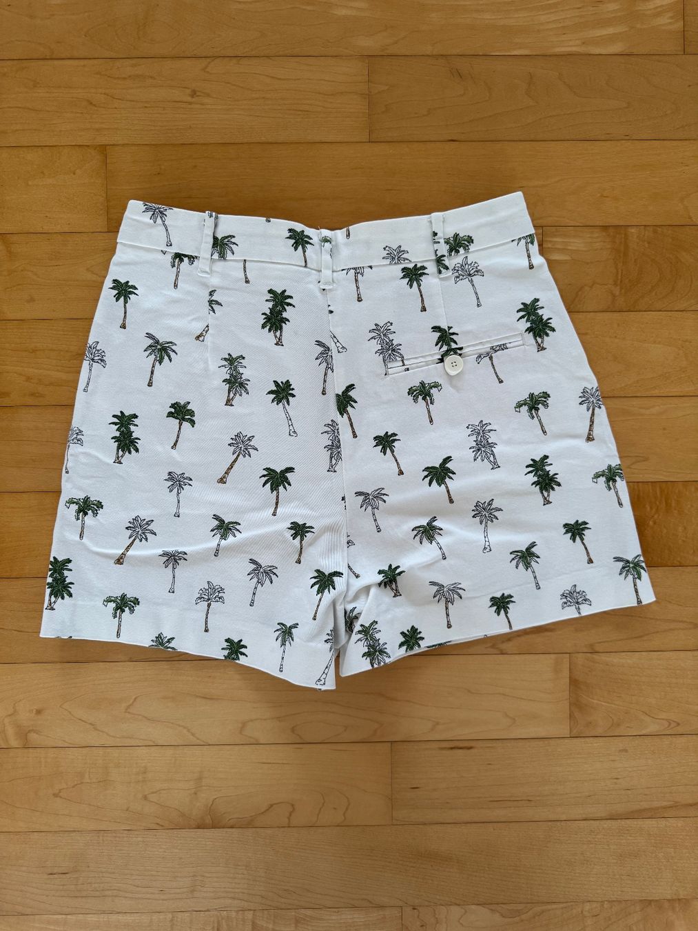 Zara Hosen: Sommerliche Shorts mit Palmenmuster, Zara – Gebraucht aus Urdorf von roses202 1