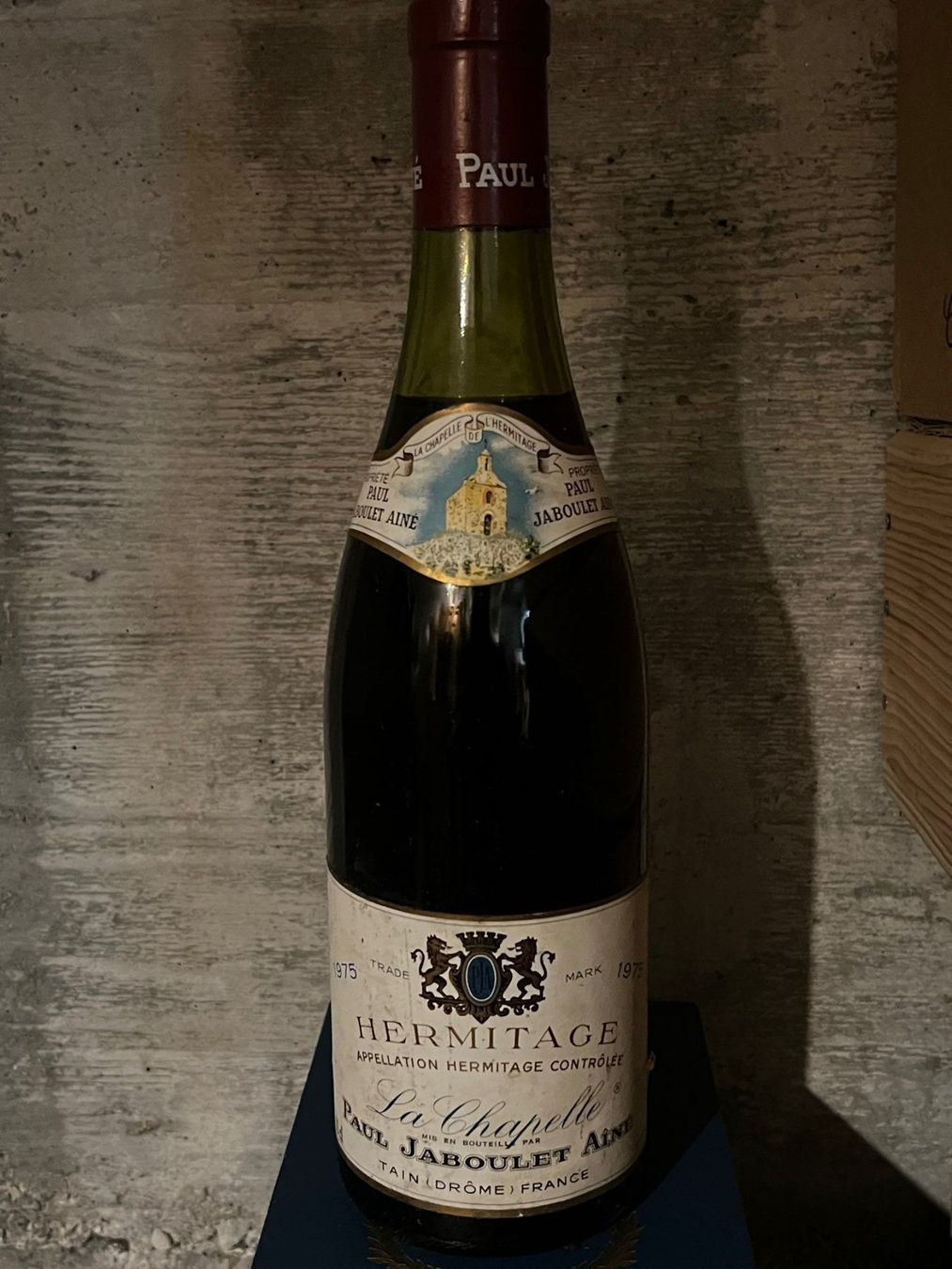 Vino: HERMITAGE LA CHAPELLE 1975 – Nuovo e nell'imballaggio originale da Crans VS venduto da wine-trader