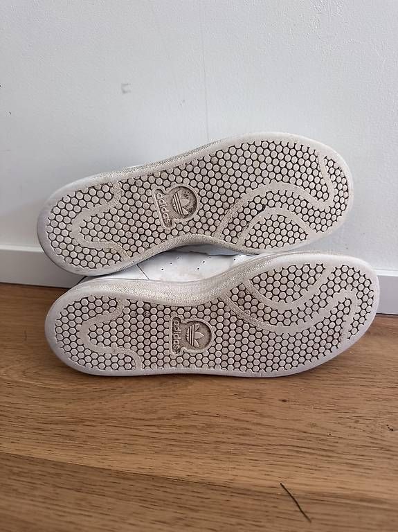 Schuhe für Jungen: Adidas Stan Smith Turnschuhe, Grösse 35 – Gebraucht aus Birmensdorf ZH von FiKaVa 2