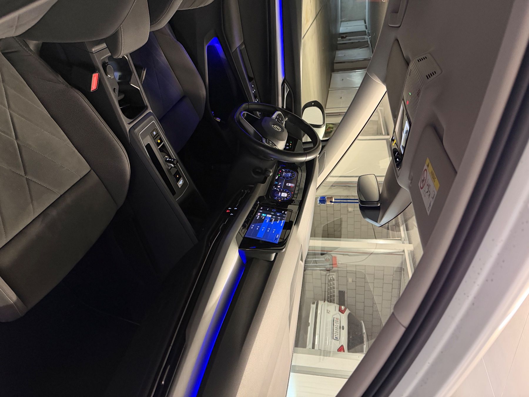 VW Autos: VW Golf 8 1.0 etsi – Gebraucht aus Schönenwerd von pao_l5rq 3