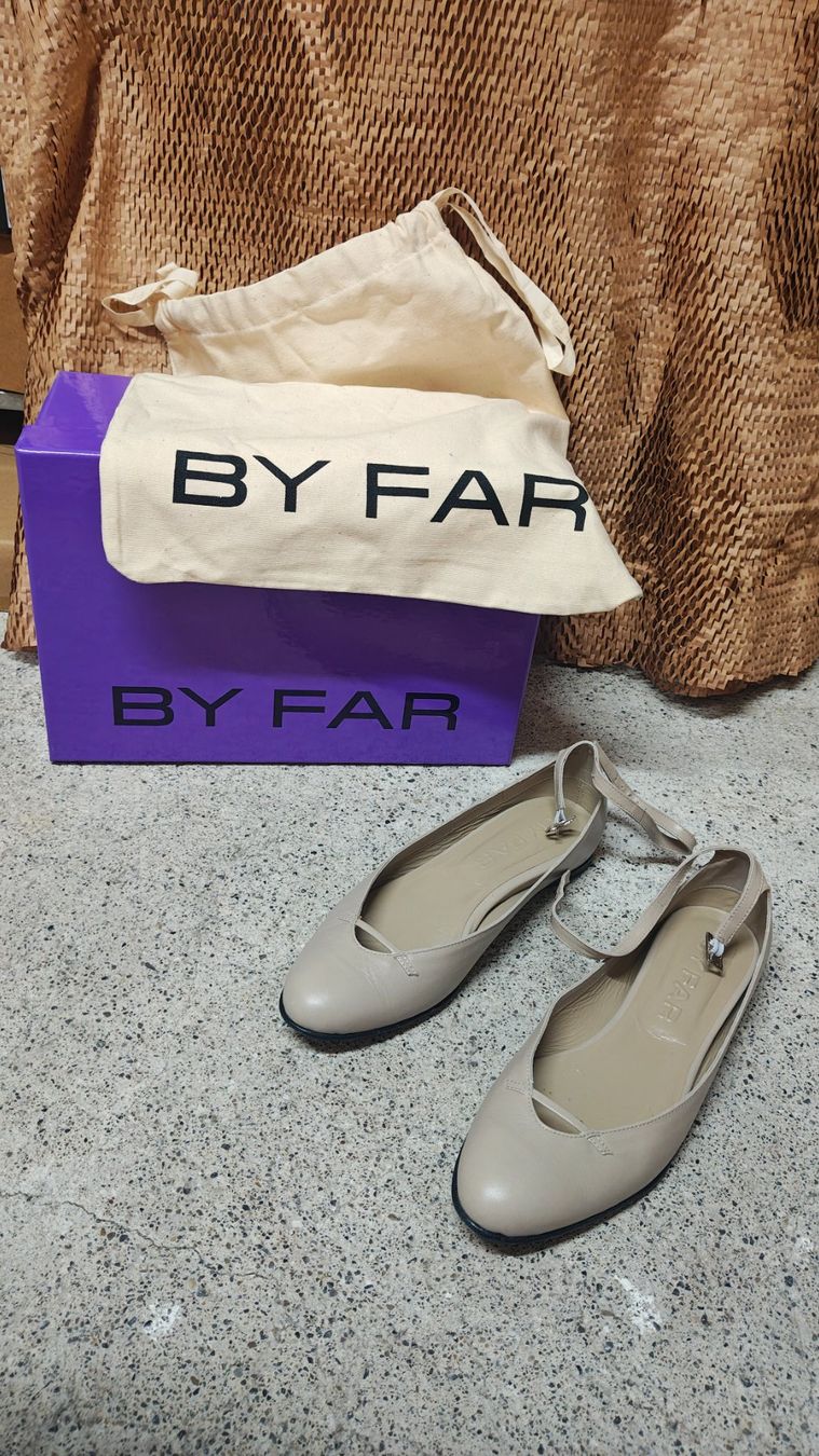 Scarpe da donna: Hochwertige Lederballerinas ByFar – Nuovo (secondo la descrizione) da Thalwil venduto da hri_s2bq