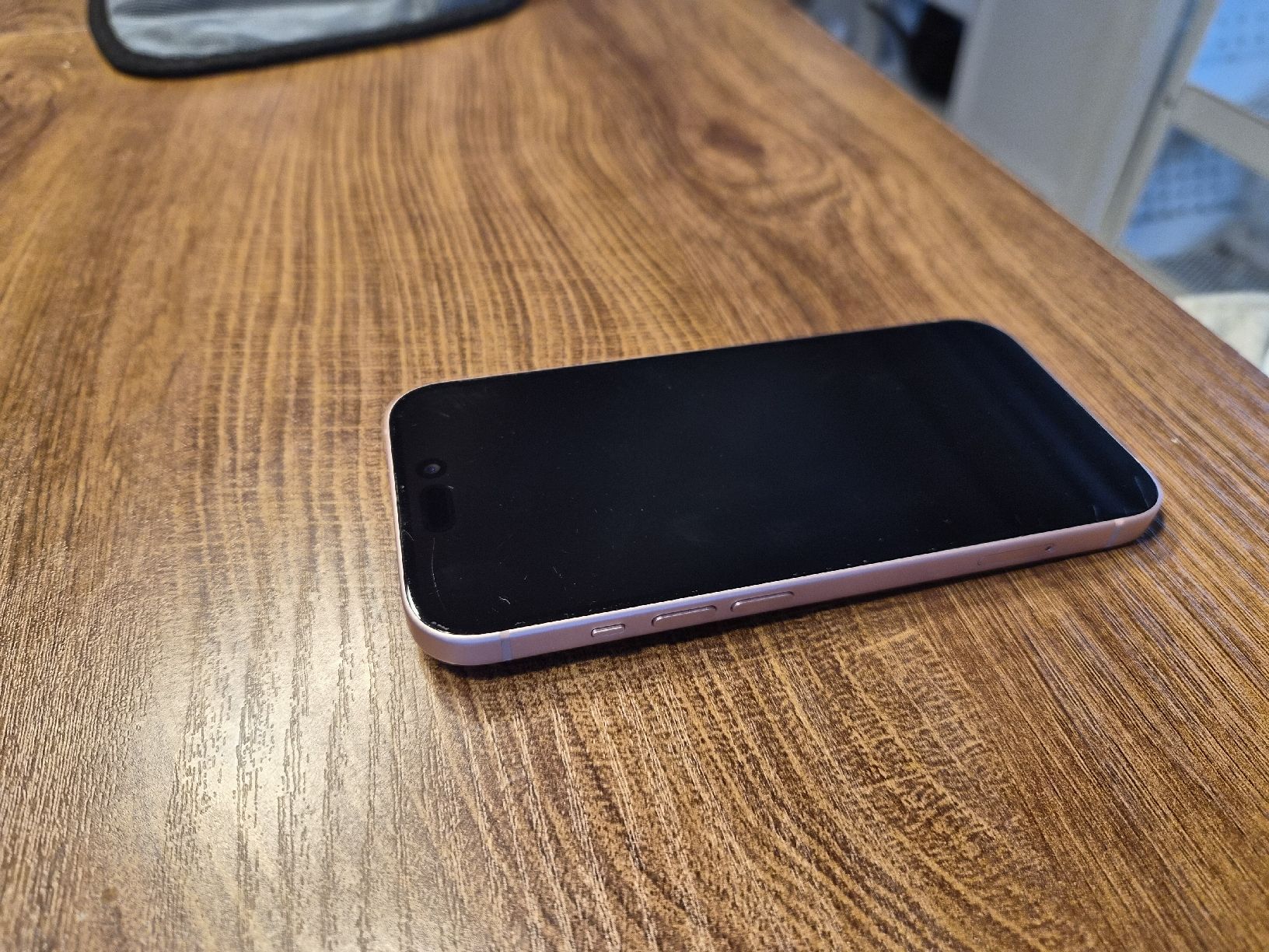 Apple Telefoni cellulari / Smartphones: iPhone 15 128Gb rosa – Usato da Nebikon venduto da ber_6tqh 4
